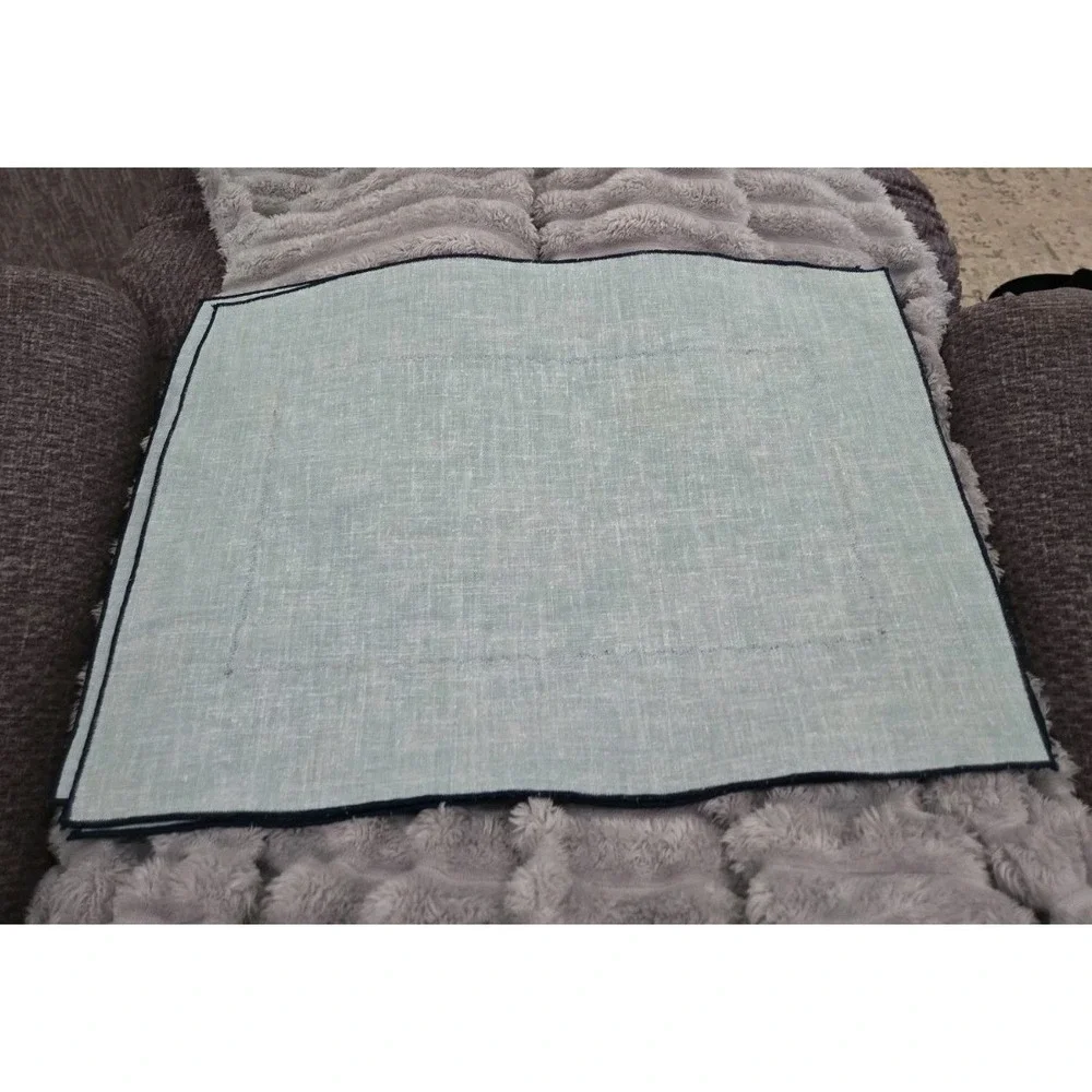 4 blue linen rectangle placemats with double stitching detail and border EUC!!